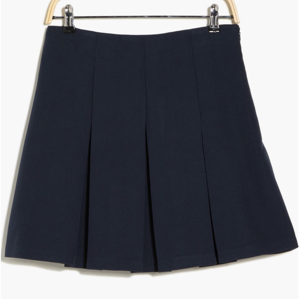 Pleated skirt
